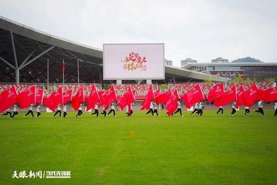 浓妆艳抹的大婶